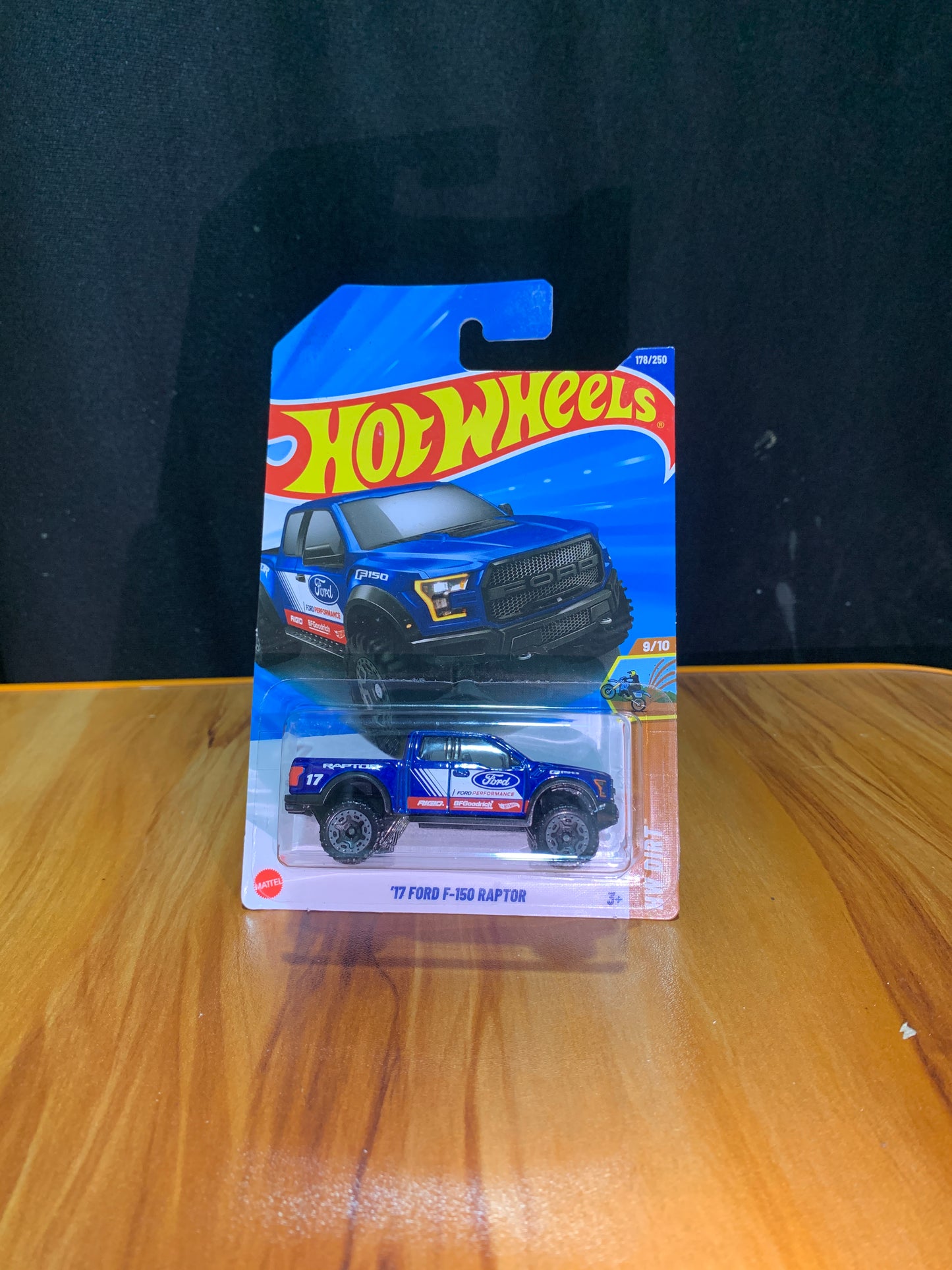 17 Ford F-150 Raptor